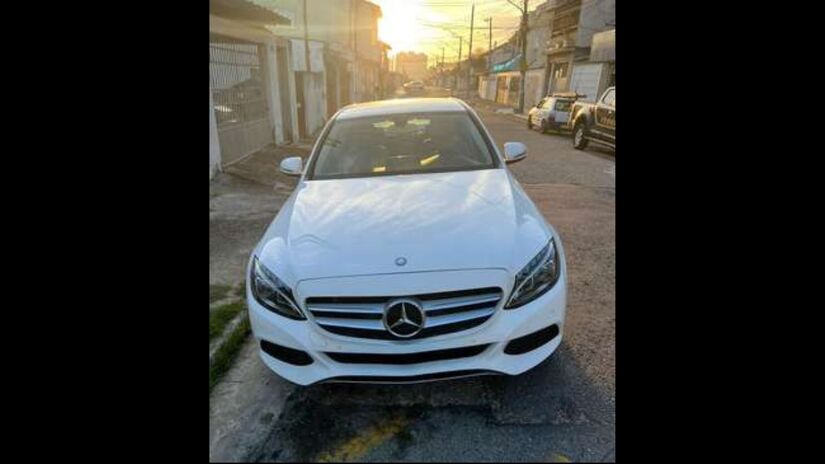 Veículo da marca Mercedes-Benz está na lista de apreendidos / Divugalção Polícia Federal