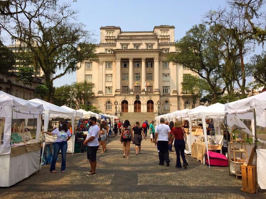 Feira criativa com artesãs santistas é atração do Centro Histórico até  domingo