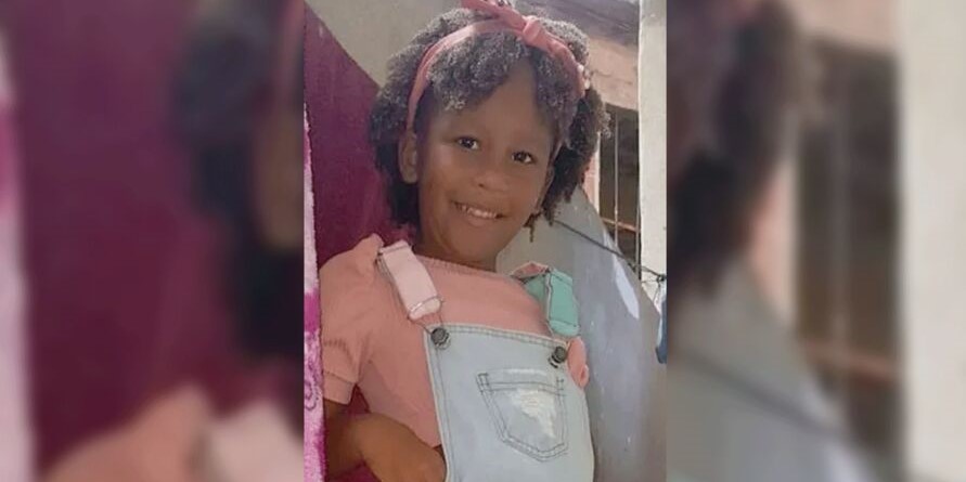 Corpo de menina de 12 anos morta por bala perdida é enterrado