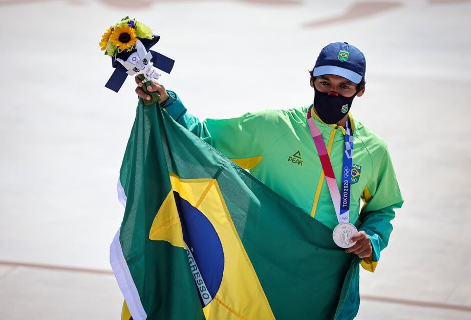 Kelvin Hoefler, do skate, garante a 1ª medalha do Brasil nos Jogos