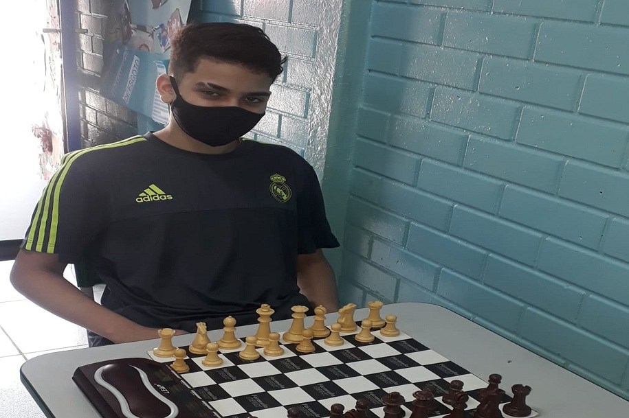 Estudante do as ganha Brasileiro de Xadrez e garante vaga no