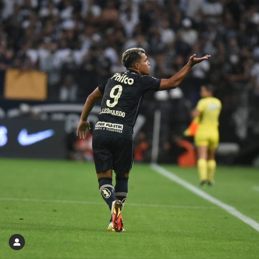 Corinthians leva empate do Santos no fim em Itaquera