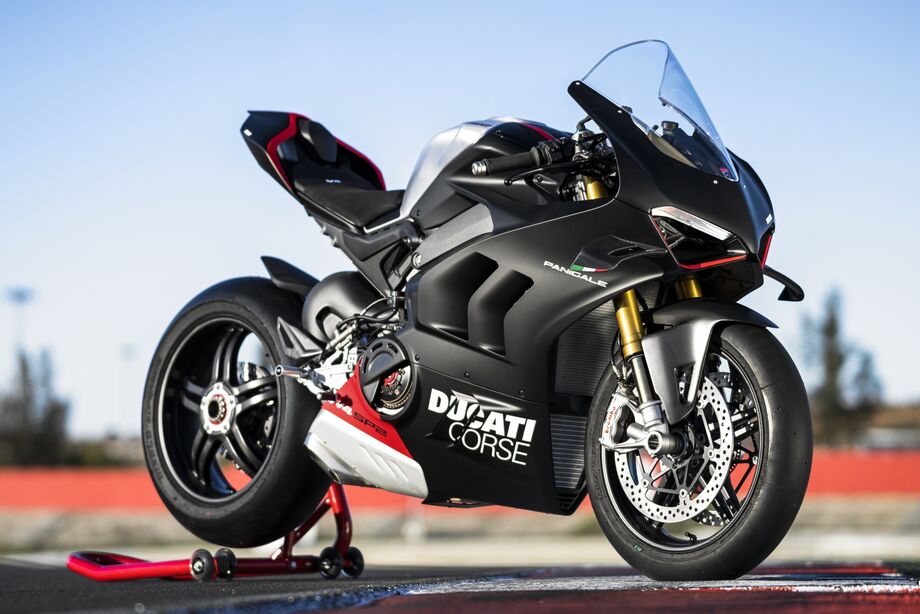 Como desenhar uma moto Ducati 