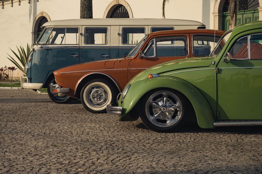 Clube mostra carros de corrida antigos fabricados no Brasil