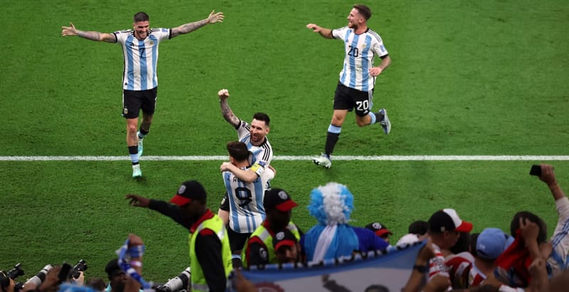 Messi desmonta retranca da Austrália e coloca Argentina nas quartas da Copa  - Diário do Litoral