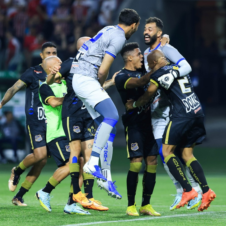 Santos leva três do Ituano e é novamente eliminado na 1ª fase do