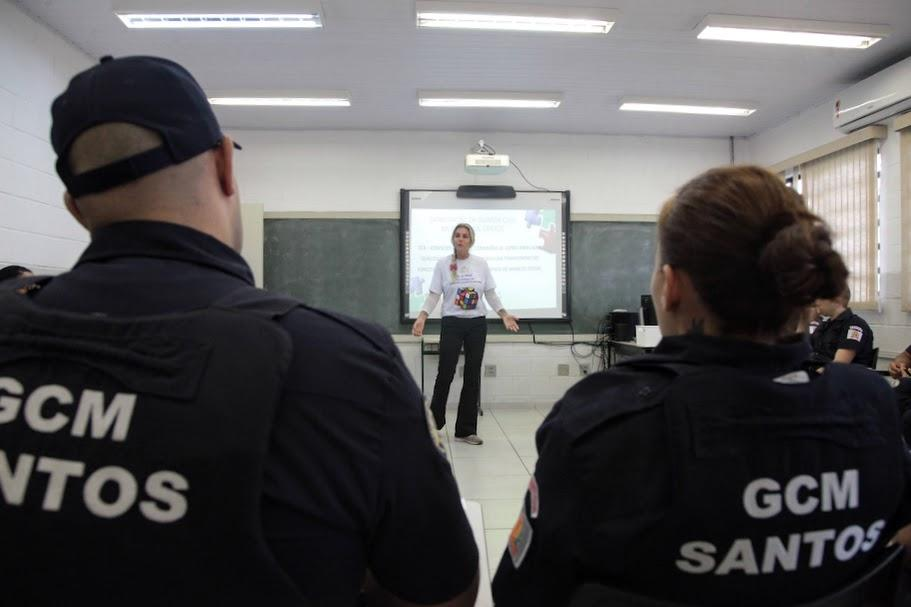 Guardas Municipais De Santos Recebem Treinamento Para Melhor Atender