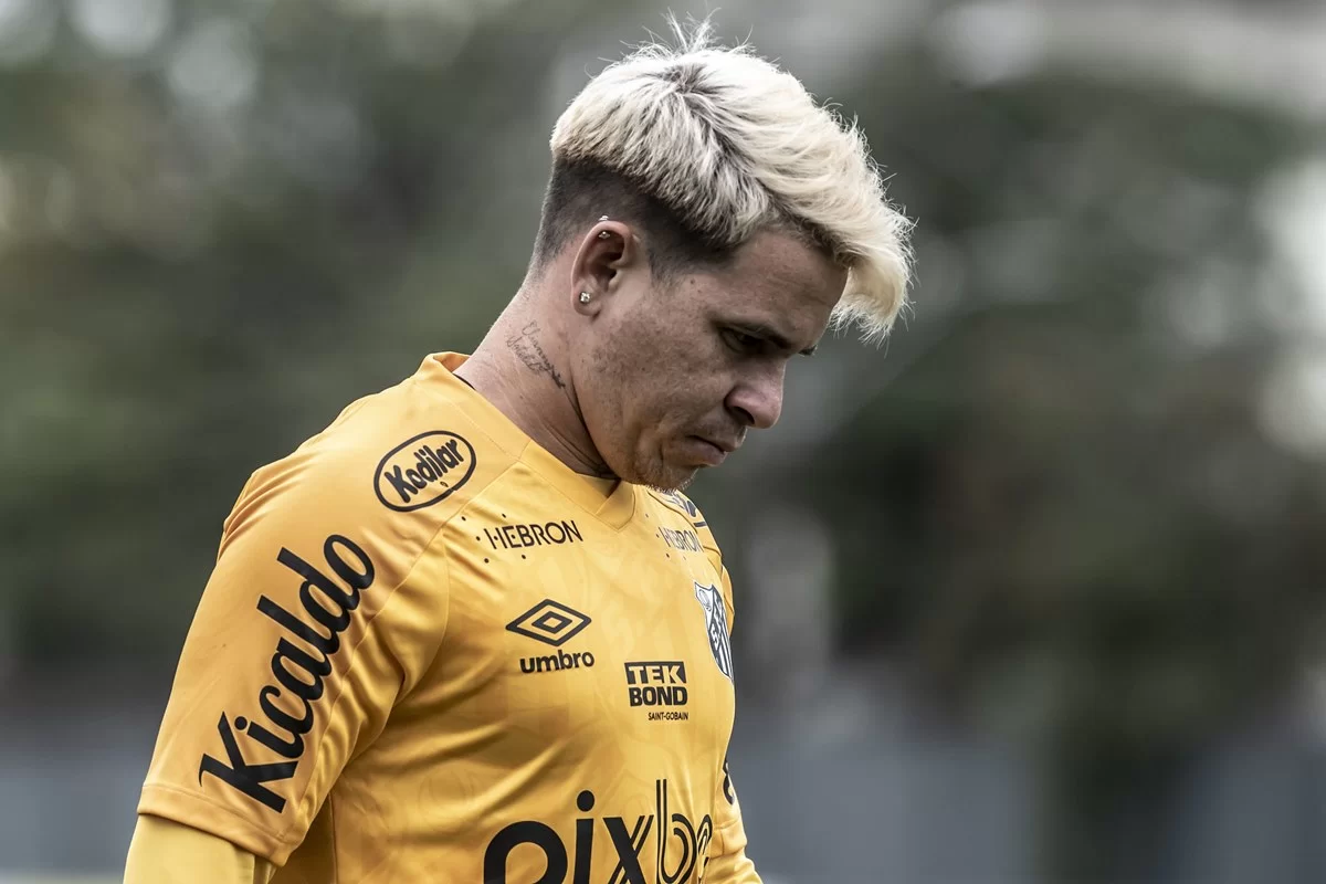 Hernanes rescinde contrato com São Paulo Futebol Clube