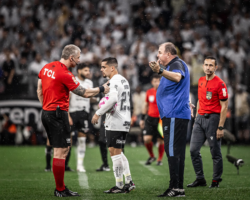 FPF divulga áudio do VAR em pênalti para Palmeiras contra Corinthians