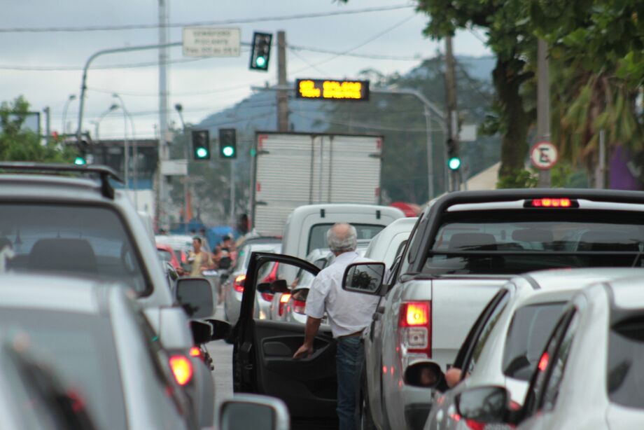 Projeto que limita tempo de espera na fila da balsa em 20 minutos é aprovado em Santos Diário