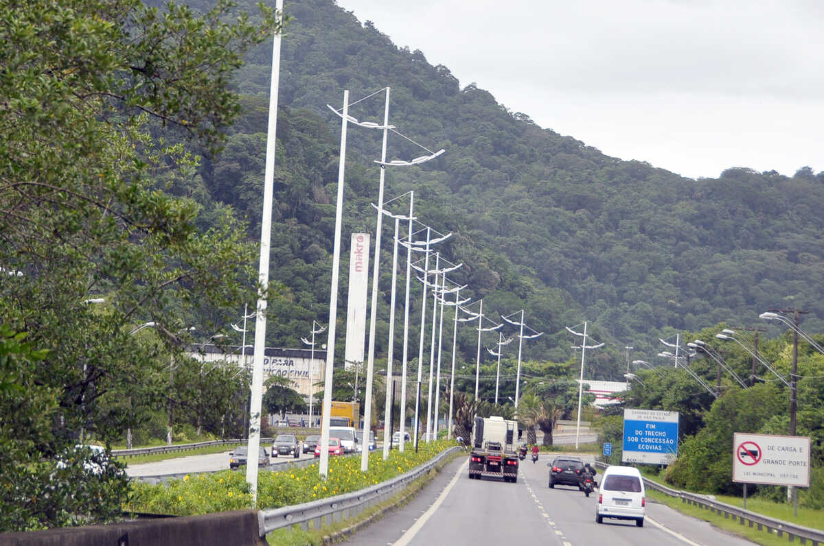 Avenida Ayrton Senna terá faixas interditadas em Praia Grande - Diário