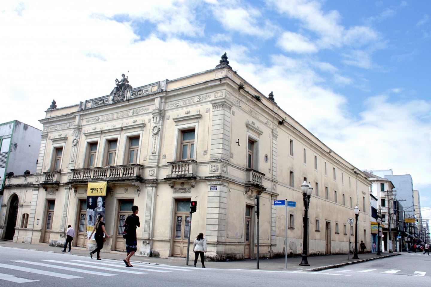 Santos inicia comemoração dos 100 anos da Semana de 22 no Teatro ...