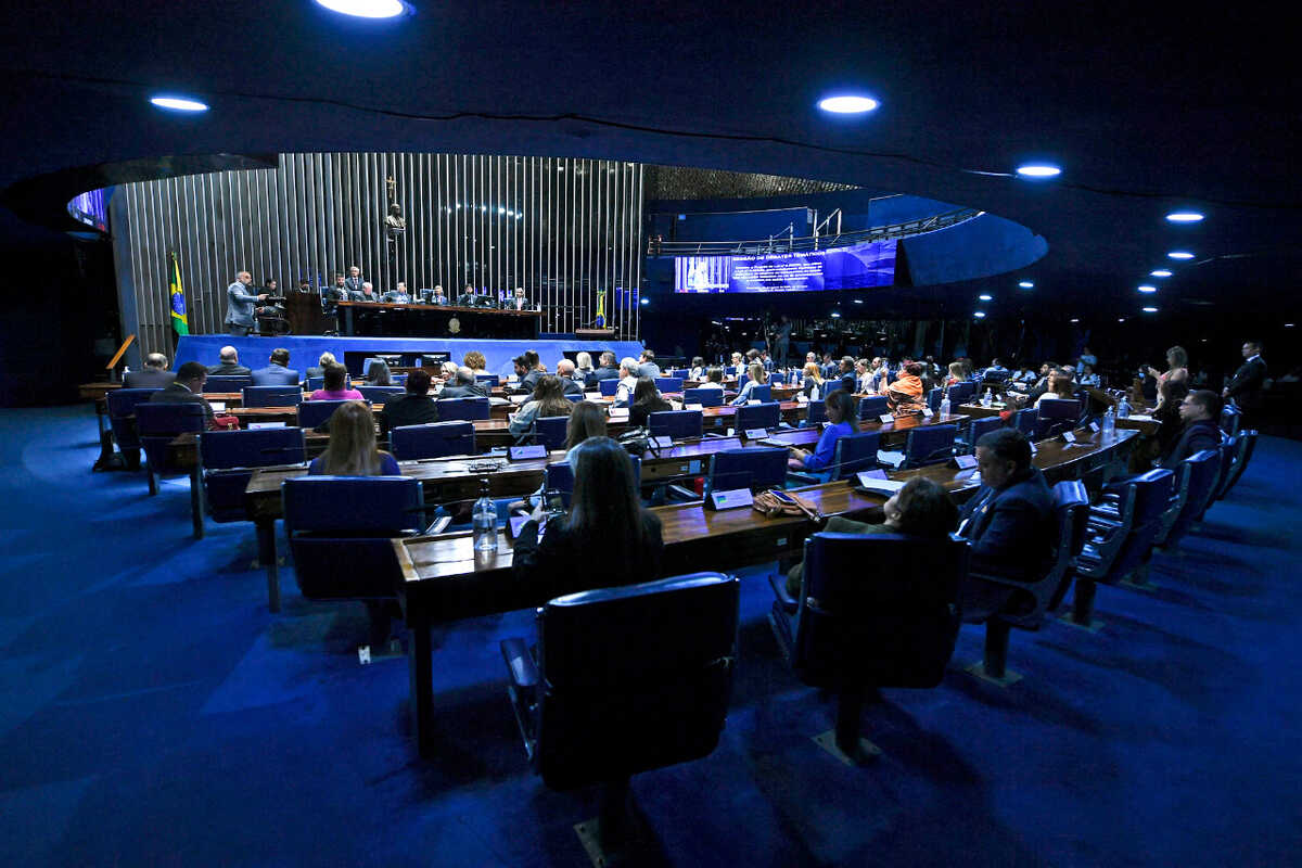 Concurso Senado: 22 vagas com salários de até R$ 33,4 mil