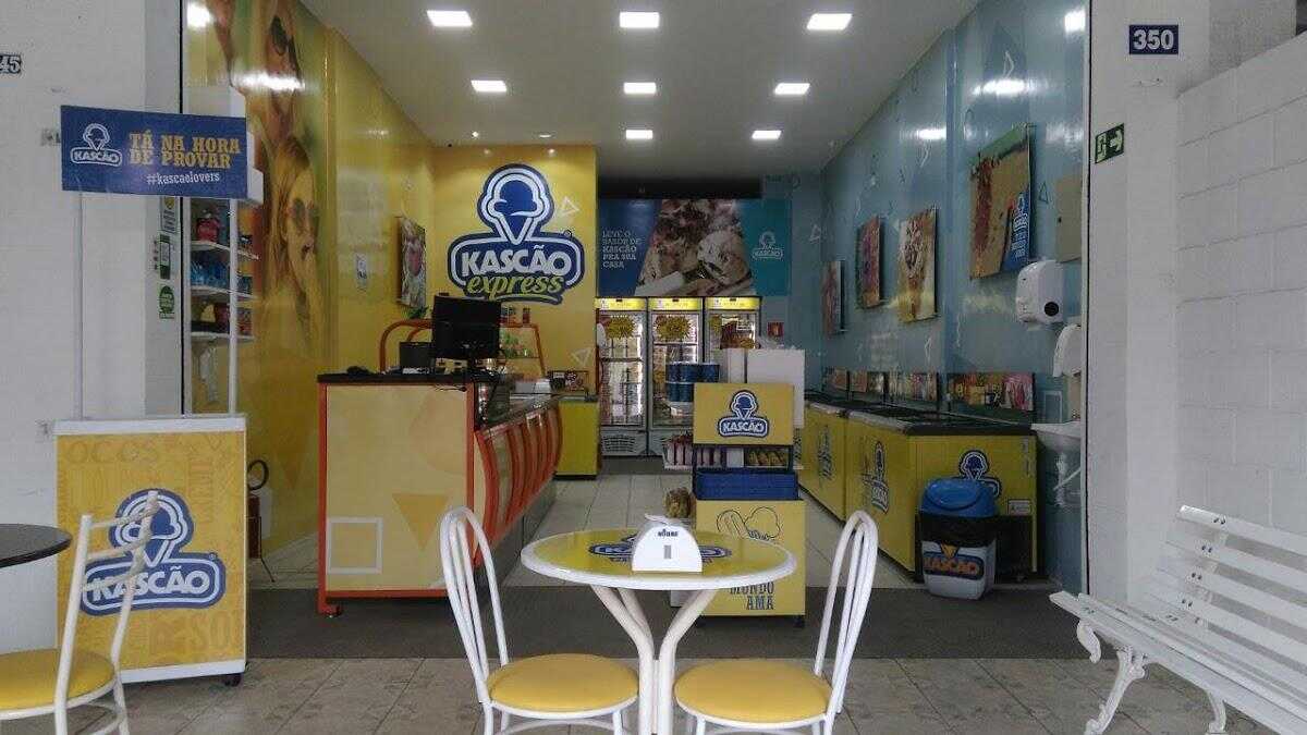 Três fábricas de sorvete da Baixada...