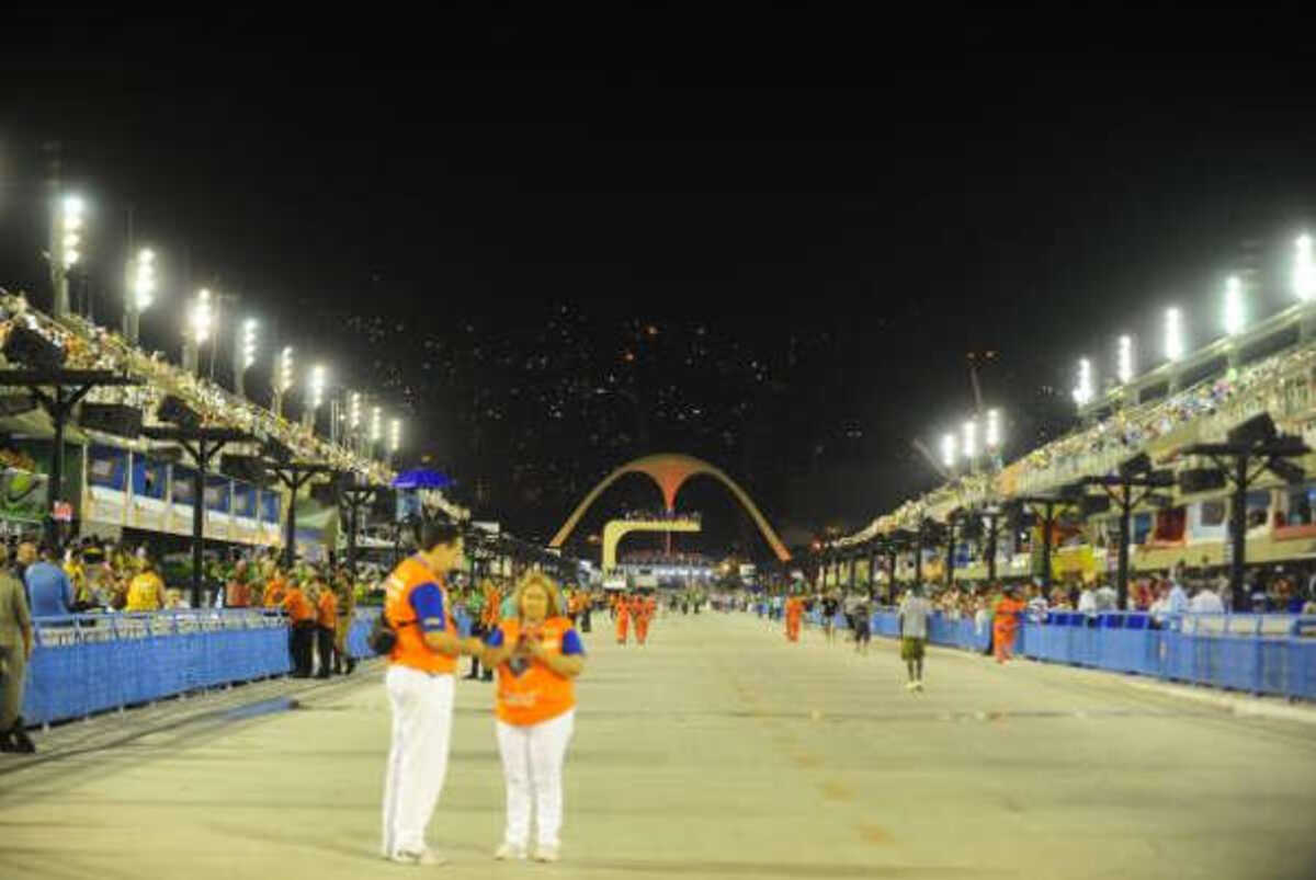 Escola de samba campeã do carnaval carioca será conhecida nesta tarde