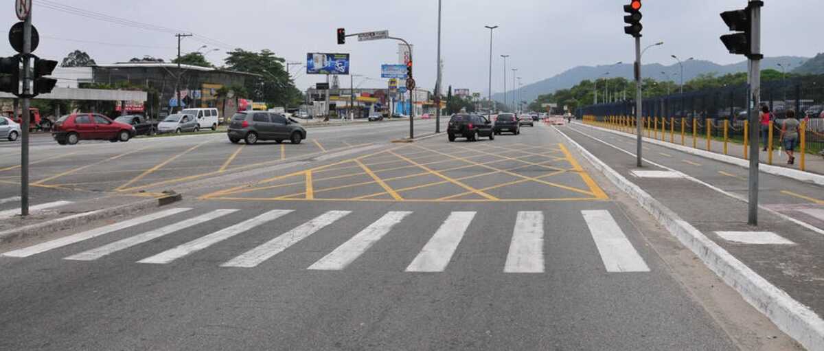 Obras deixarão Av. Ayrton Senna ainda mais segura - Diário do Litoral