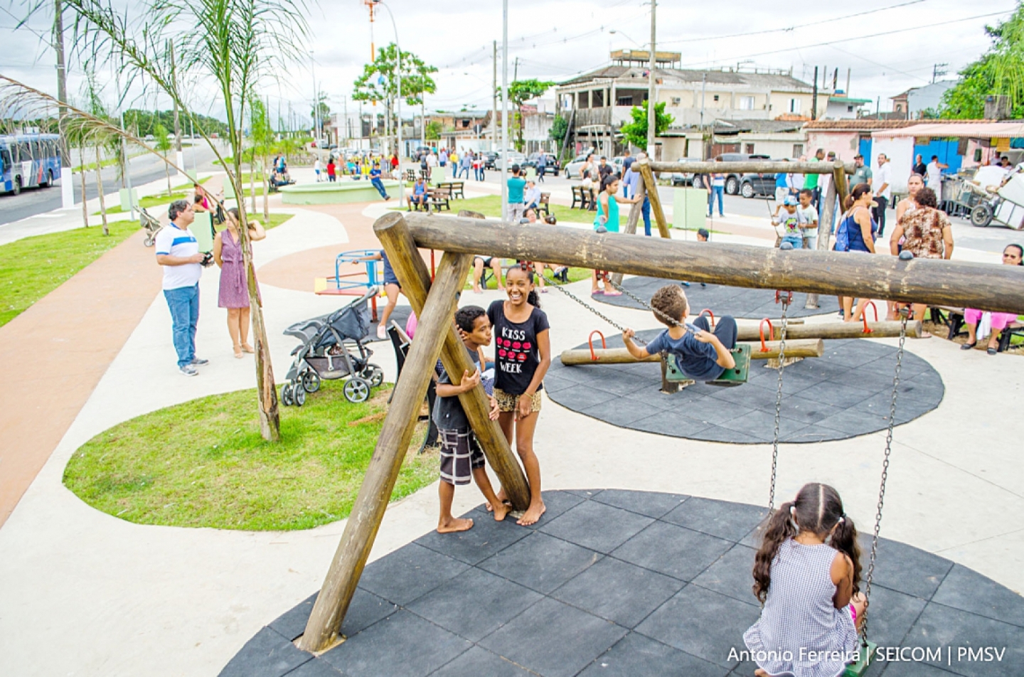 Jardim Rio Branco ganha playground e equipamentos de ginástica - Diário ...