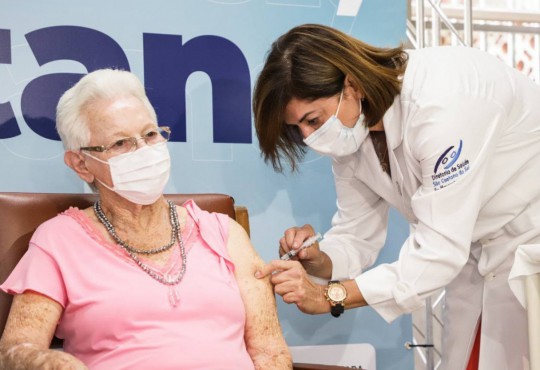 Governo de SP anuncia data de vacinação a idosos acima de 85 anos - Diário  do Litoral