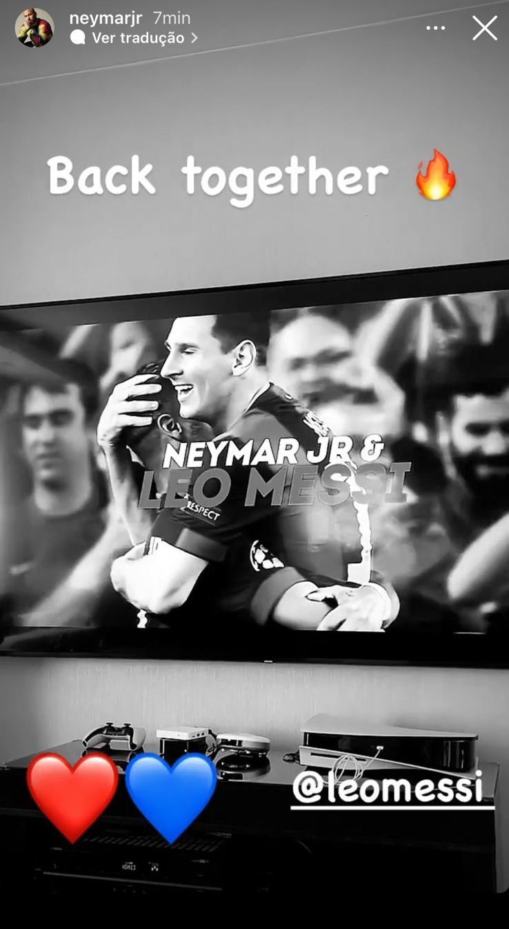 Neymar comemora a chegada de Messi