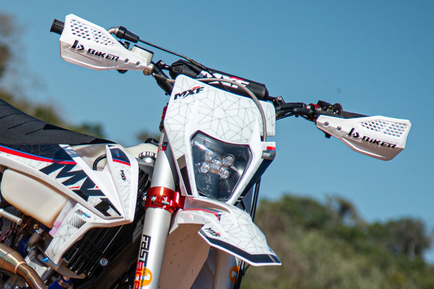 A proposta da MXF é que a 300 RXS seja uma moto para diversão, no entanto, especial para competição