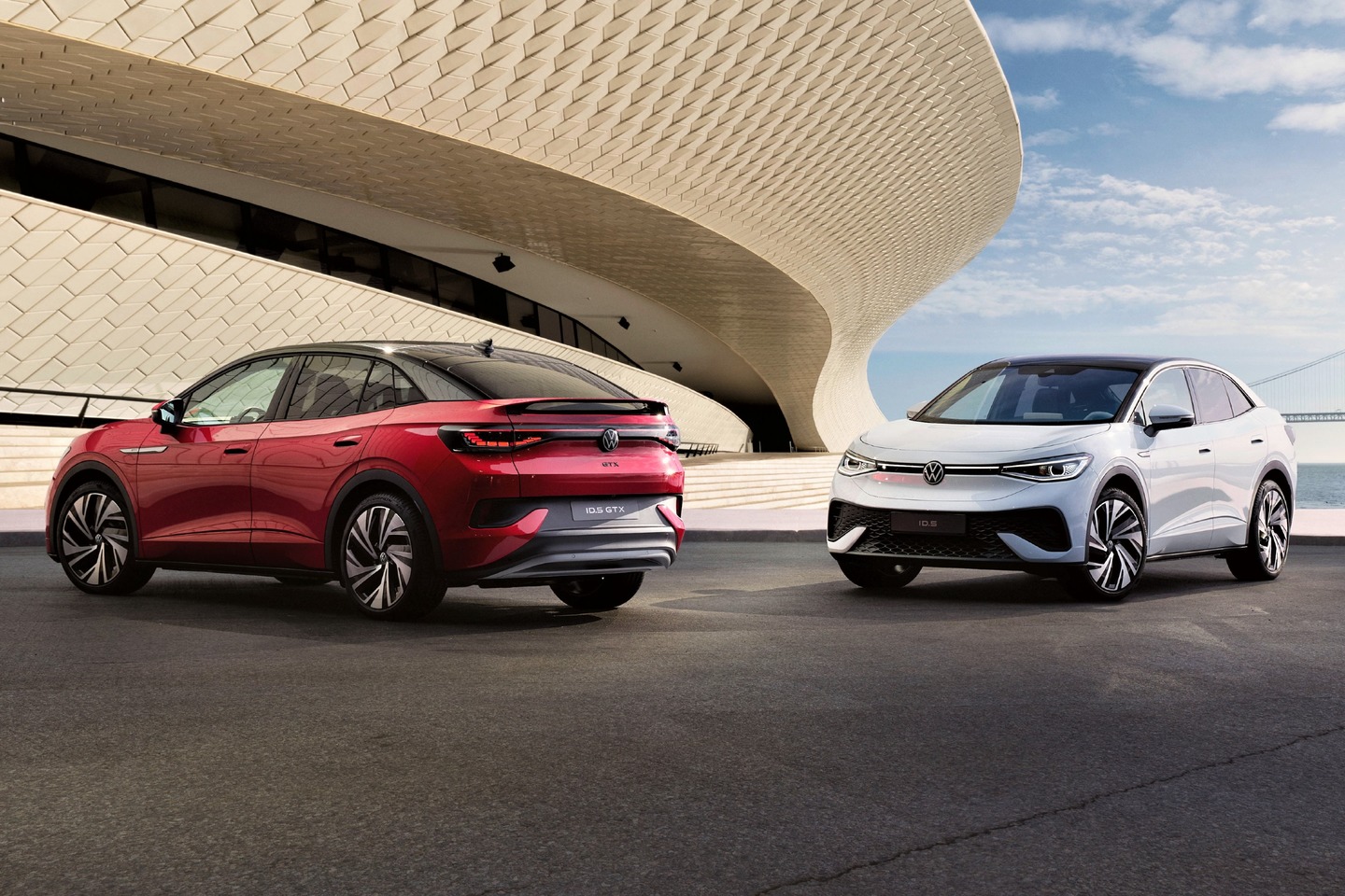 Volkswagen präsentiert sein 100 % elektrisches Coupé Sports Utility Vehicle ID.5