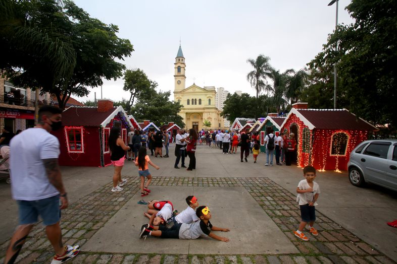 Espetáculo de Natal da Prefeitura no Largo da Matriz de Nossa Senhora do Ó 