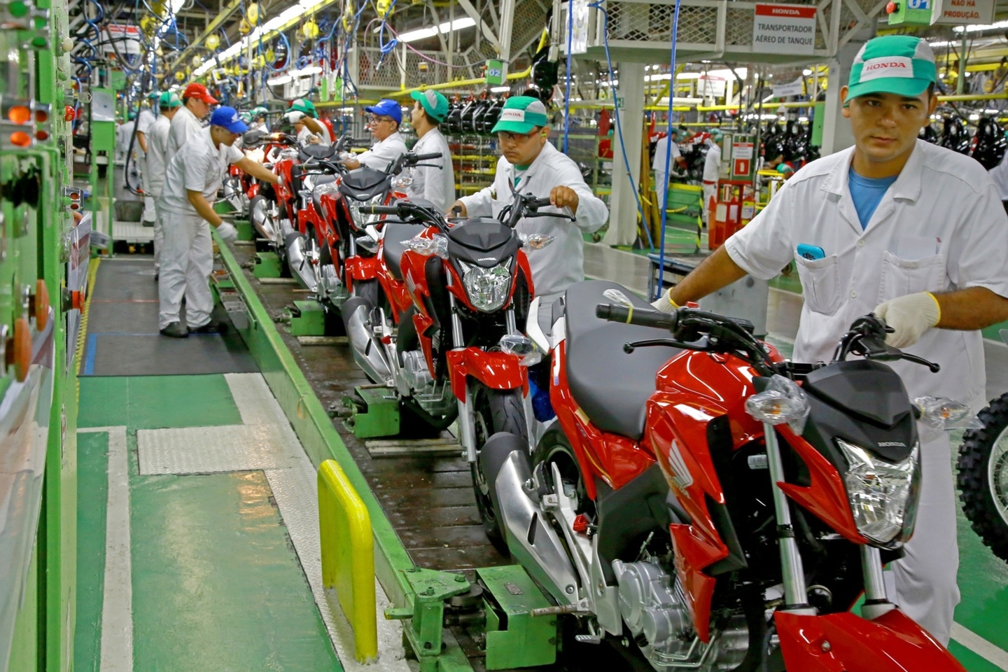 A indústria de motocicletas fechou 2021 com a produção de 1.195.149 unidades, alta 24,2% na comparação com o ano anterior 