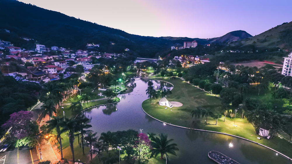 Praça Adhemar de Barros, em Águas de Lindóia 