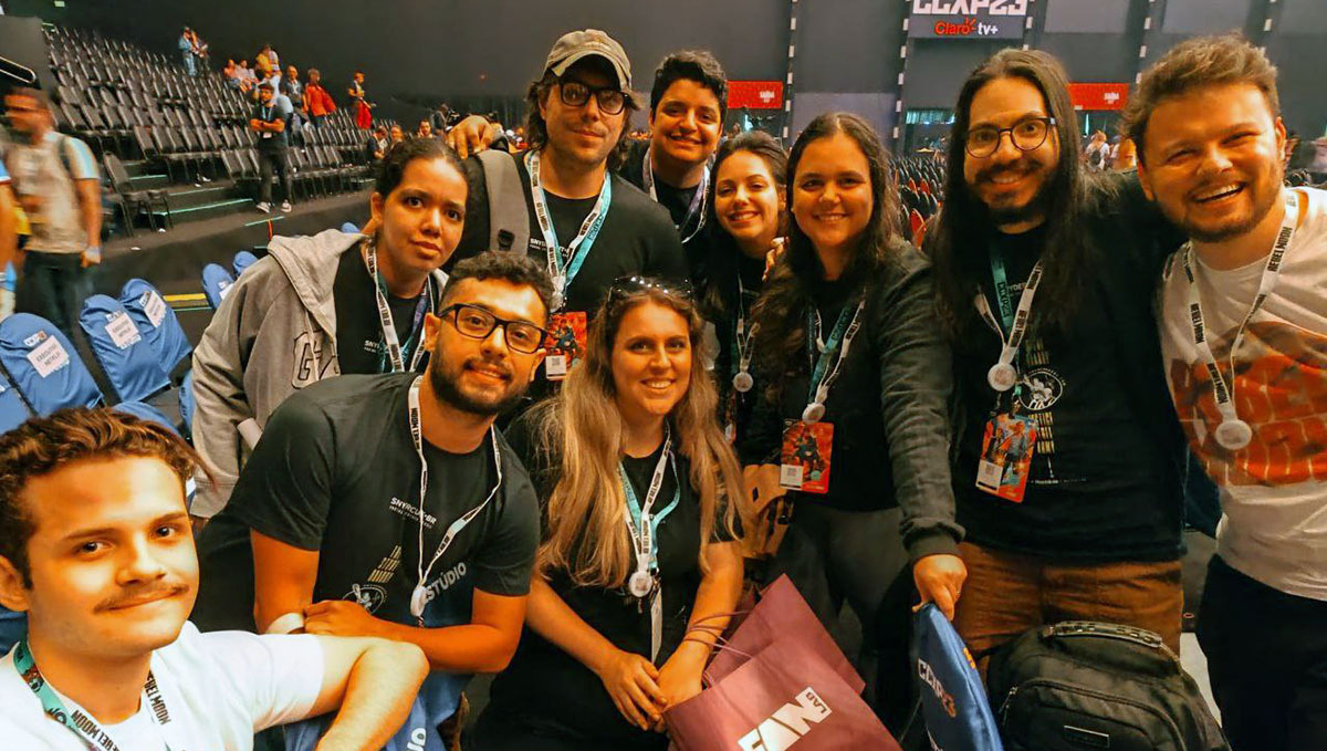 Equipe do Portal Zack Snyder reunida no auditório da CCXP