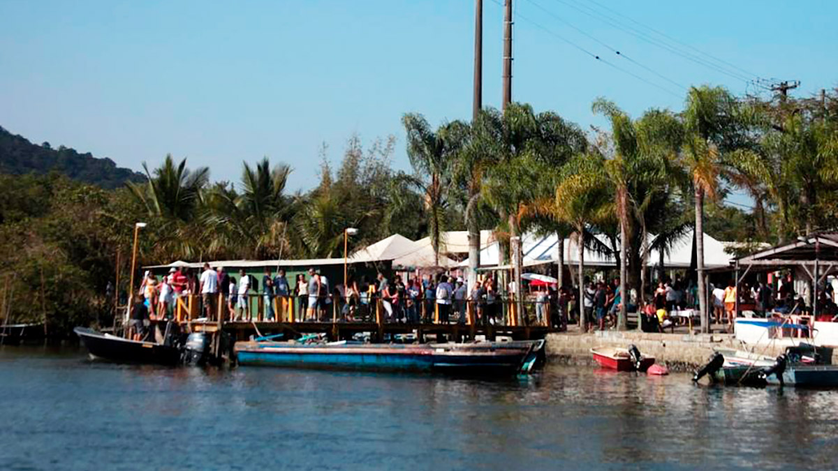 A vila de pescadores é uma parada obrigatória para quem vai visitar a Ilha Diana