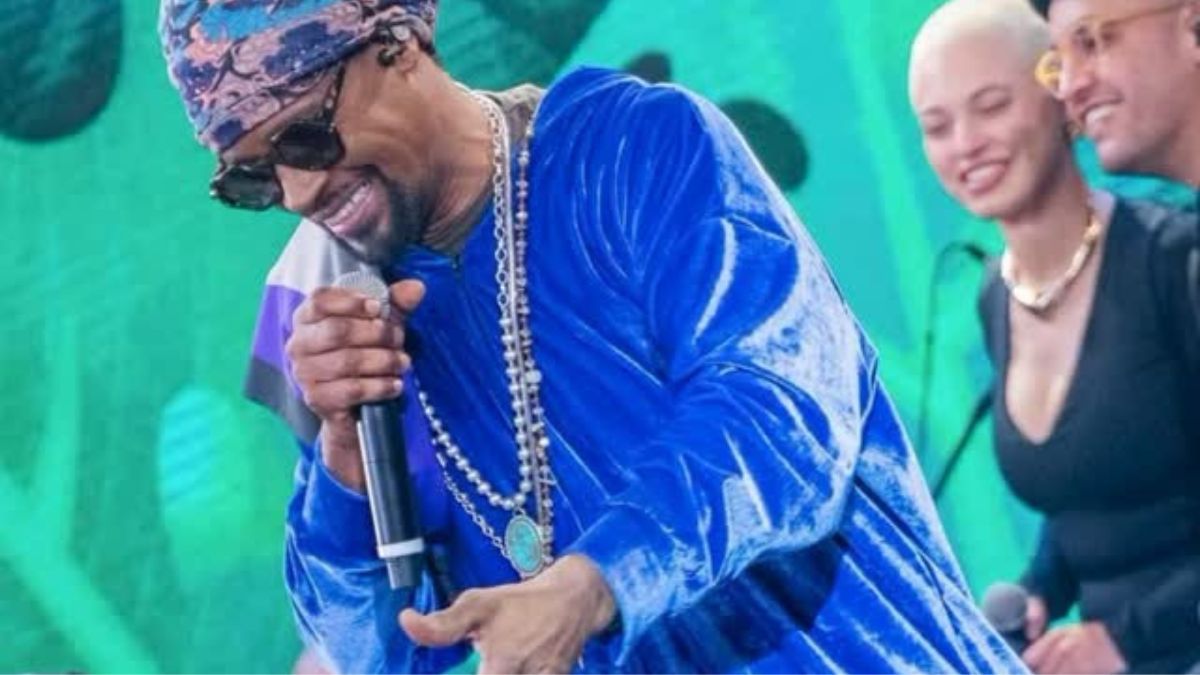 O cantor Toni Garrido tentou homenagear as mulheres, mas o público detestou