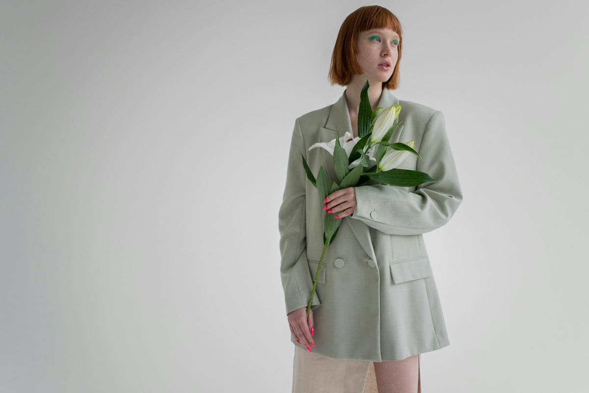 Outra peça-chave desta primavera é o blazer ou as jaquetas de alfaiataria com ombreiras