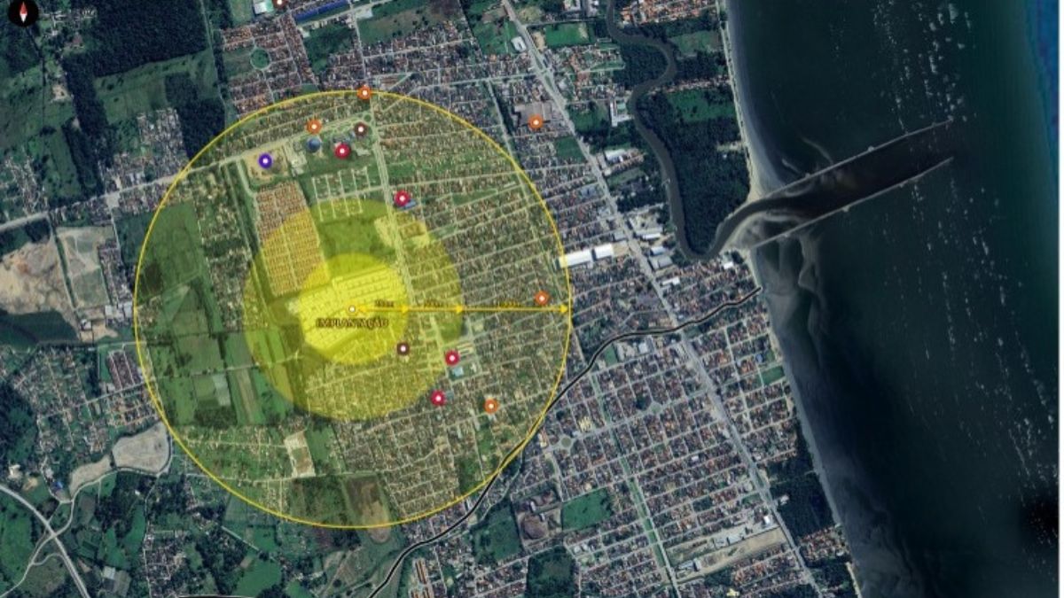 Além das unidades habitacionais, o projeto inclui vias estruturadas, áreas de convivência, integração com o comércio local e a implantação de equipamentos públicos essenciais, como escolas, unidades de saúde e espaços de lazer.