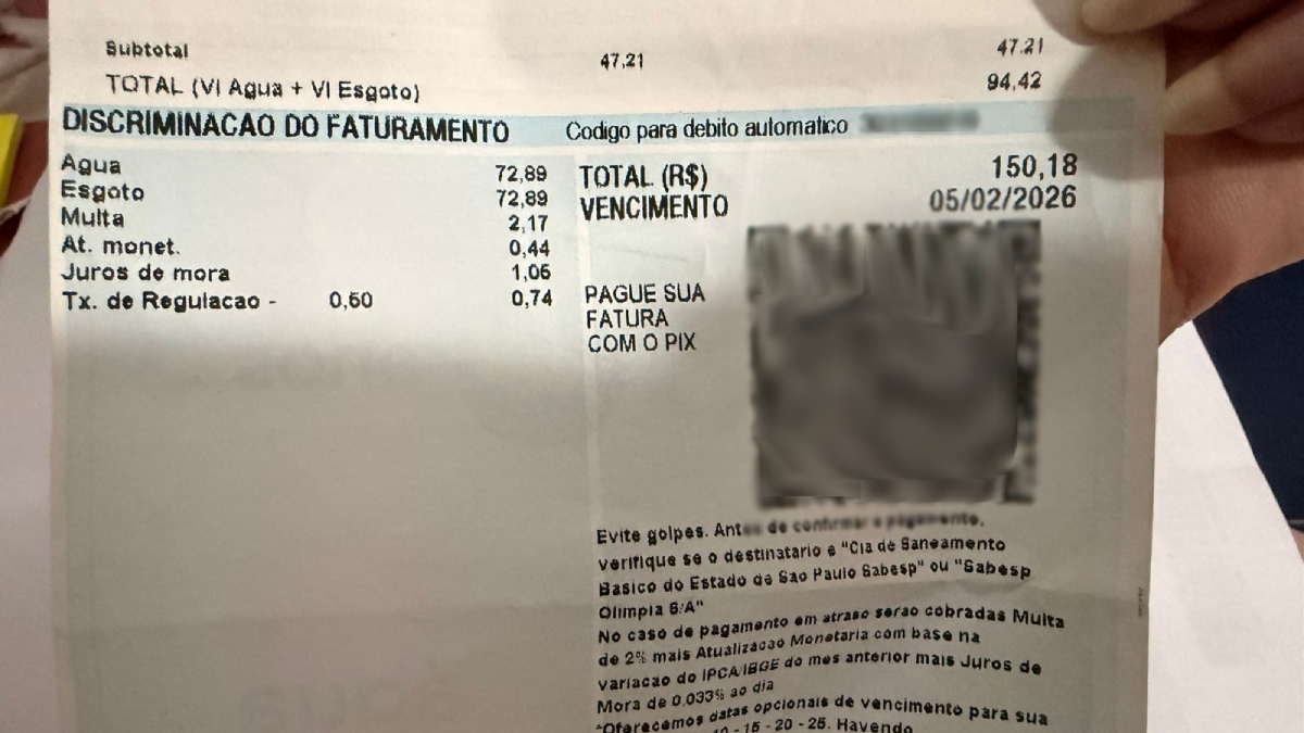 A conta de água dessa moradora foi de R$ 70 mensais, para mais de R$ 150 em poucos meses