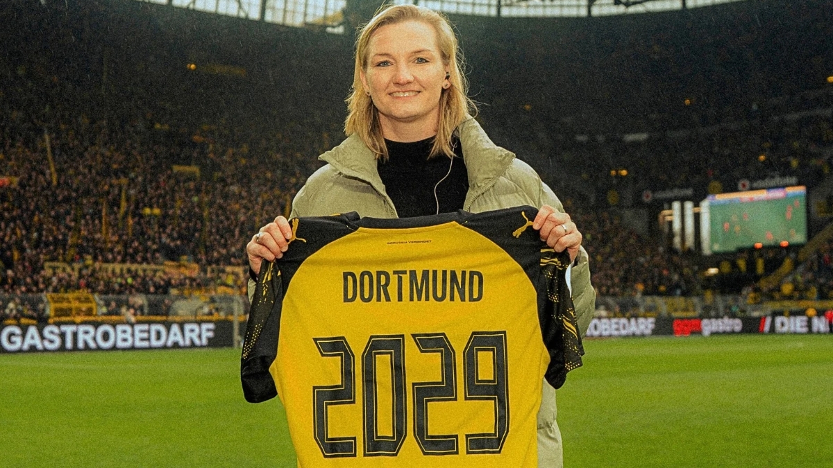 Alexandra Popp assinou com o Borussia Dortmund por três temporadas 