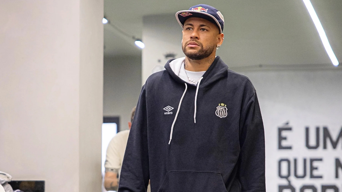 Neymar antes de uma partida do Santos