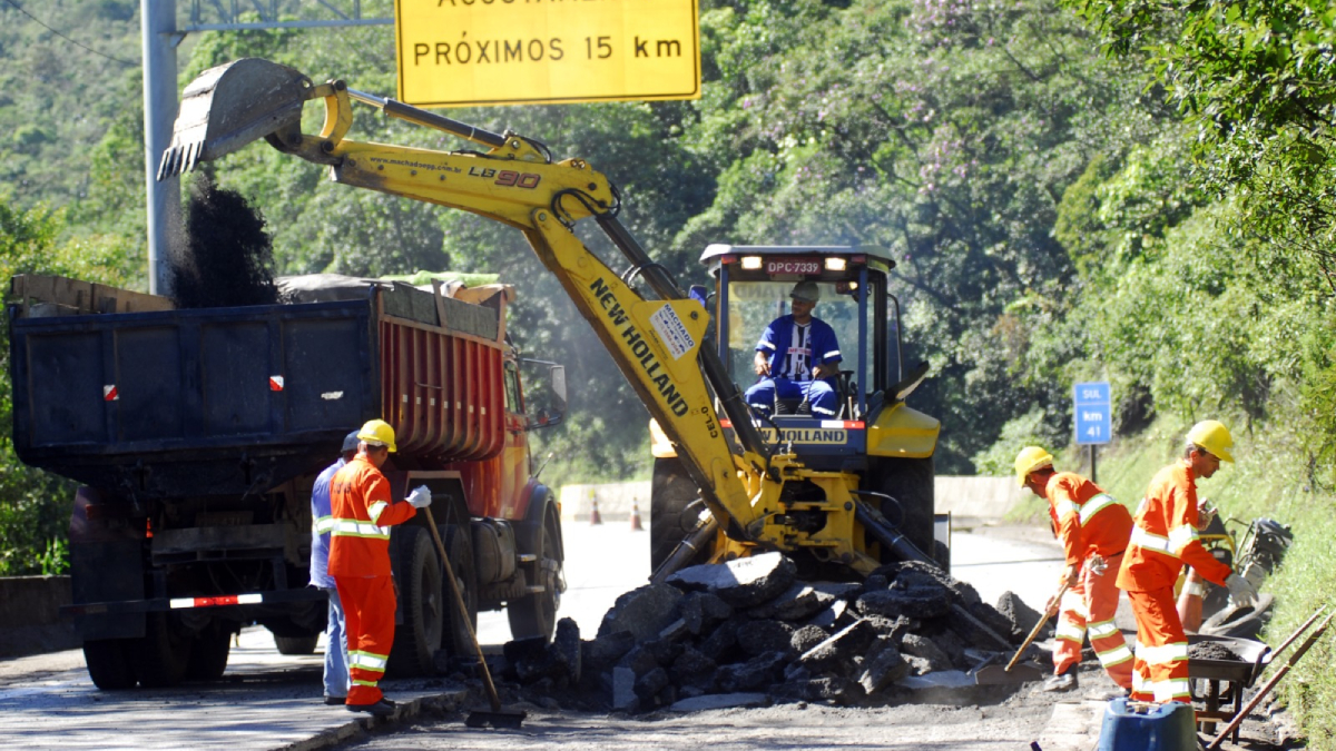Durante a execução das obras, os motoristas devem estar atentos à sinalização