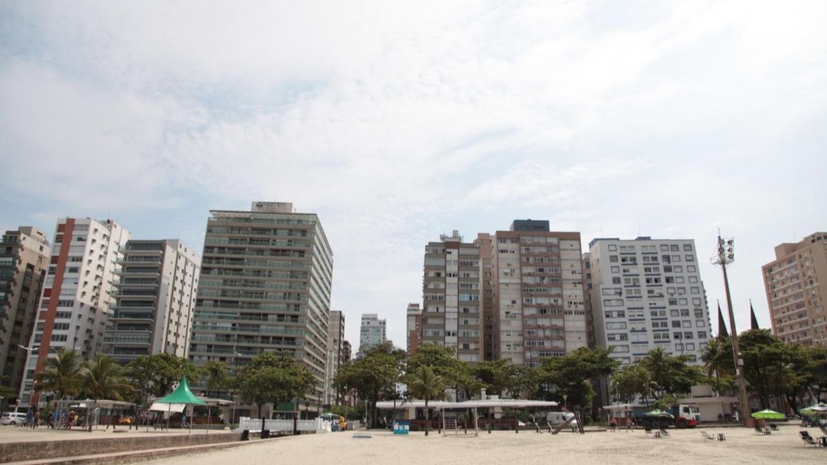 A gestão municipal acompanha a situação de 65 edifícios com desaprumo