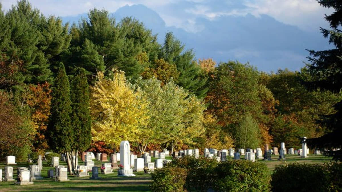 O Saint Josephs Cemetery, no Maine, EUA