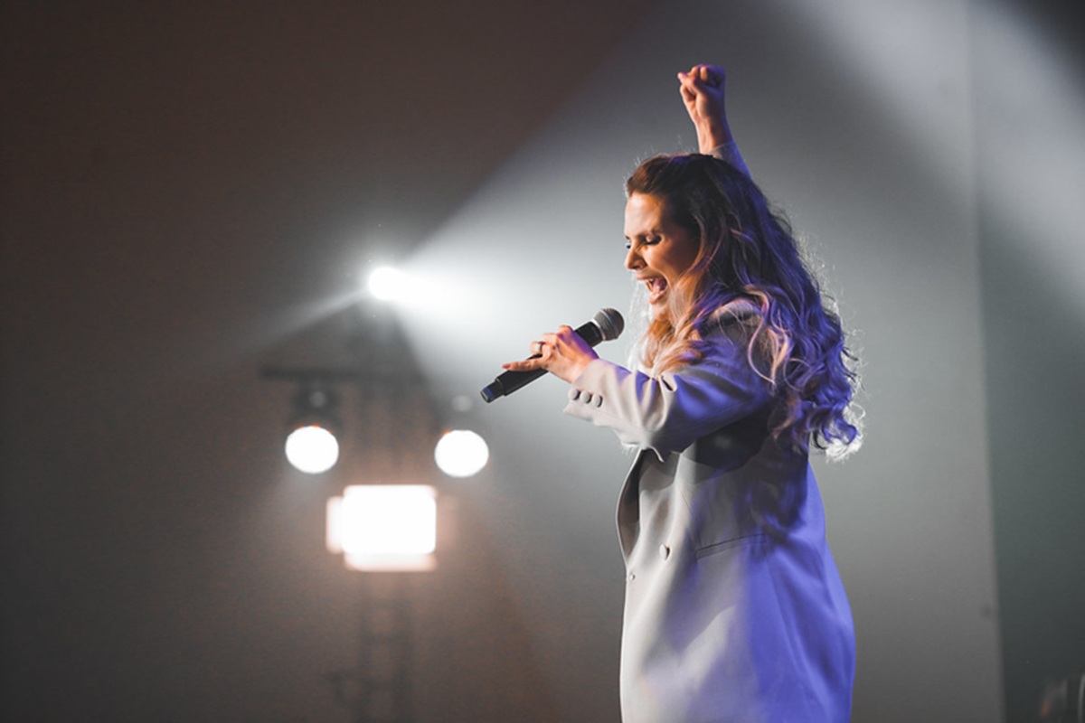 Cantora Aline Barros será a atração principal da Marcha para Jesus em Cubatão