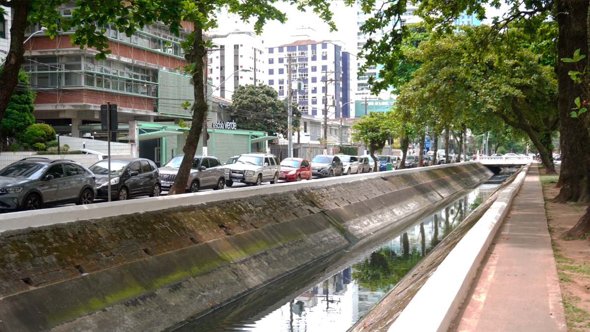 A falta de vagas para estacionamento é uma das razões para debater destombamento dos canais