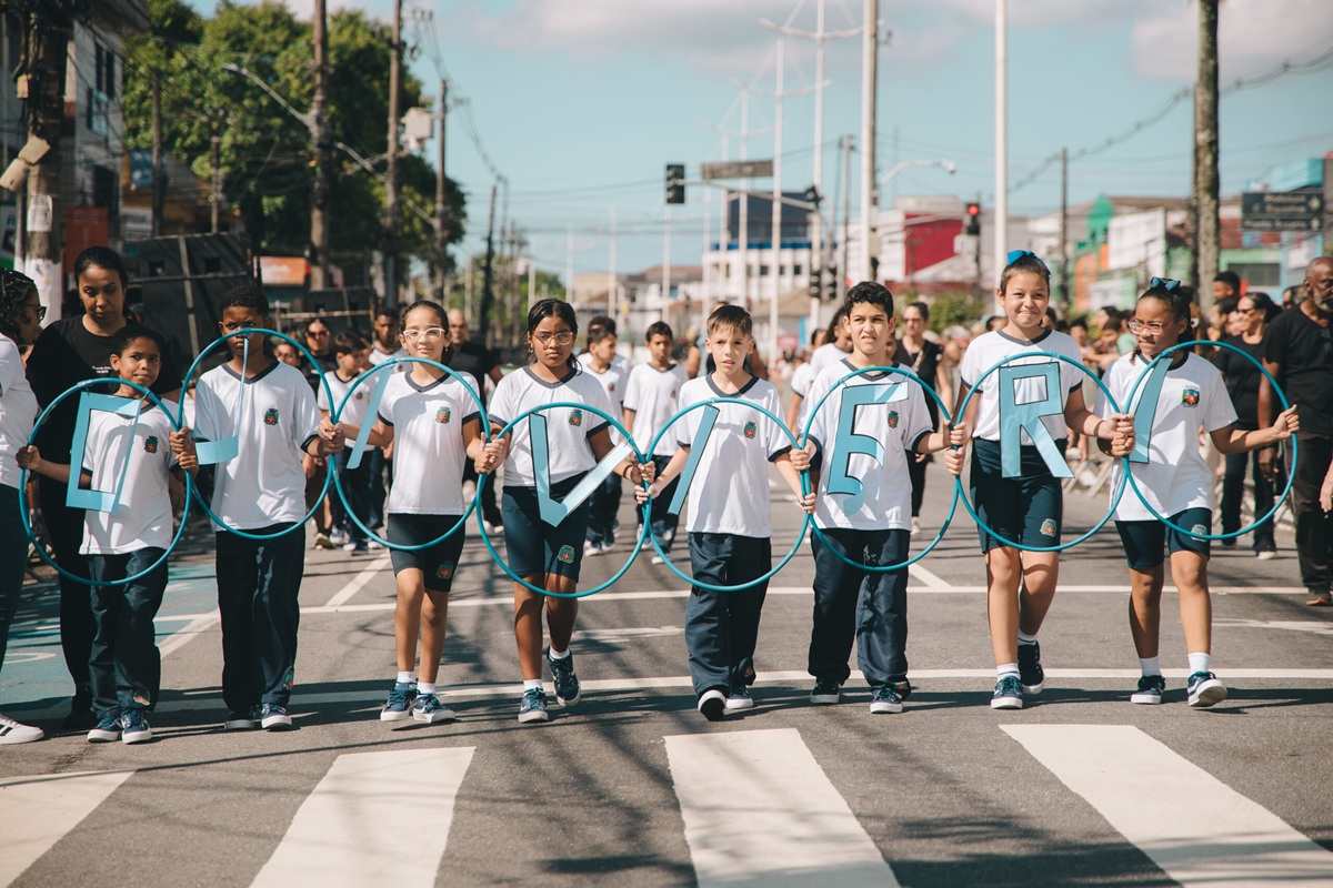 Programação institucional desta quinta-feira (9) inclui missa solene e desfile cívico-militar