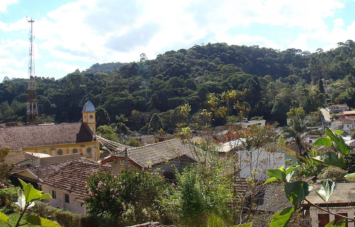Santo Antônio do Pinhal mantém um perfil mais tranquilo, com menor adensamento urbano e menos filas em restaurantes e atrações