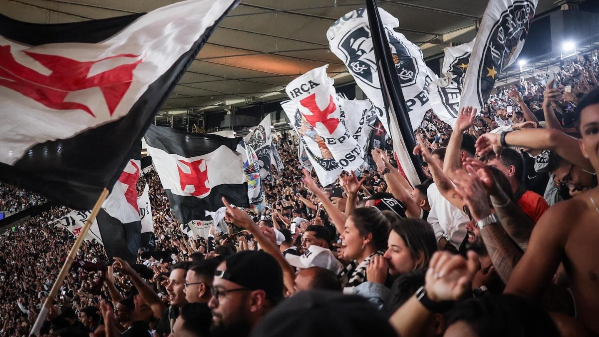 Torcida vascaina em massa no estádio