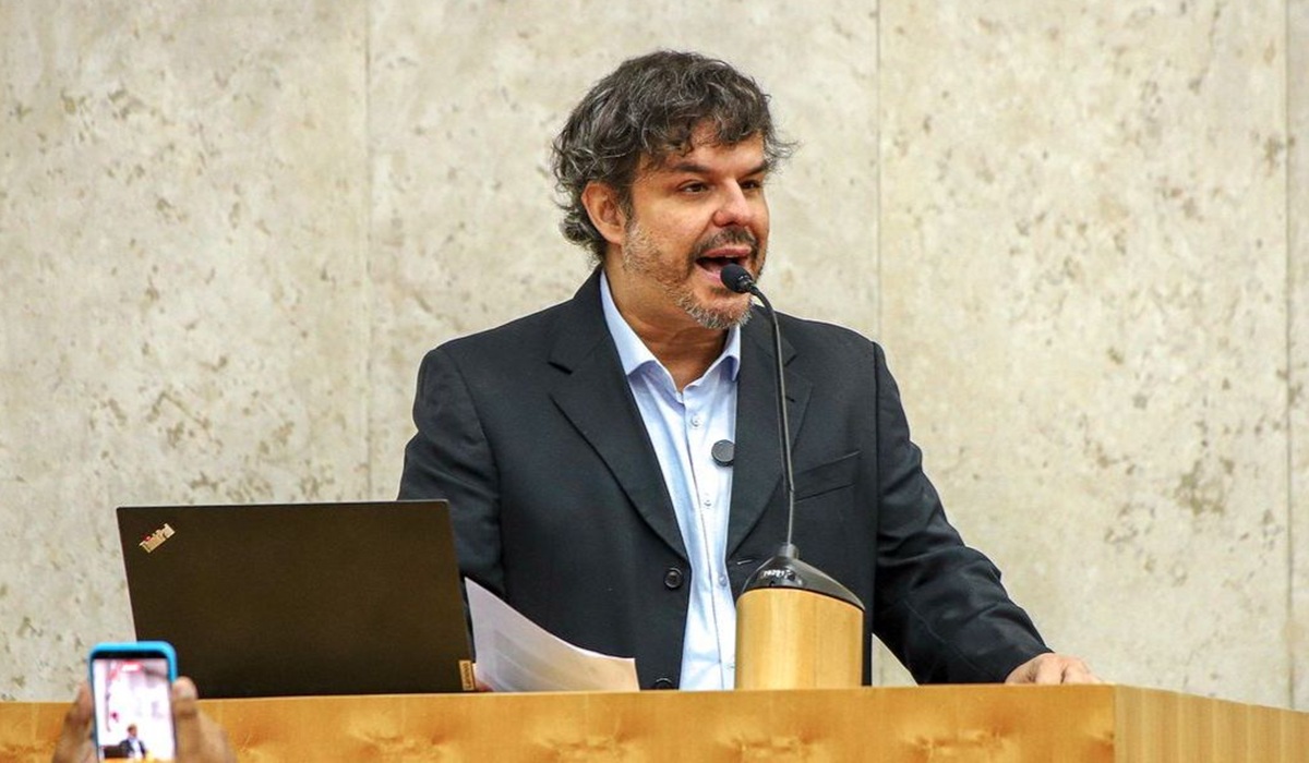 Vereador Adrilles Jorge é autor do projeto que dá gratuidade à autistas na Zona Azul