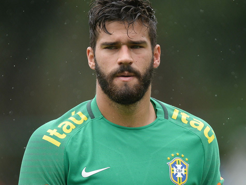 Alisson e Ederson entram em lista dos melhores goleiros do mundo