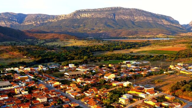 Foto aérea da cidade de Serranópolis