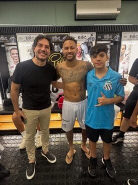 Germano Schweger, filho e Neymar Jr juntos em foto após jogo do Santos