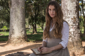 Lívia (Alinne Moraes) *** Local Caption *** Livia ( Aline Moraes )