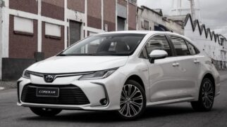 Toyota Corolla branco